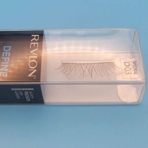 Revlon FeatherLite Define Lashes - 91094 D03  - 1 Pair - New in Box (NIB)